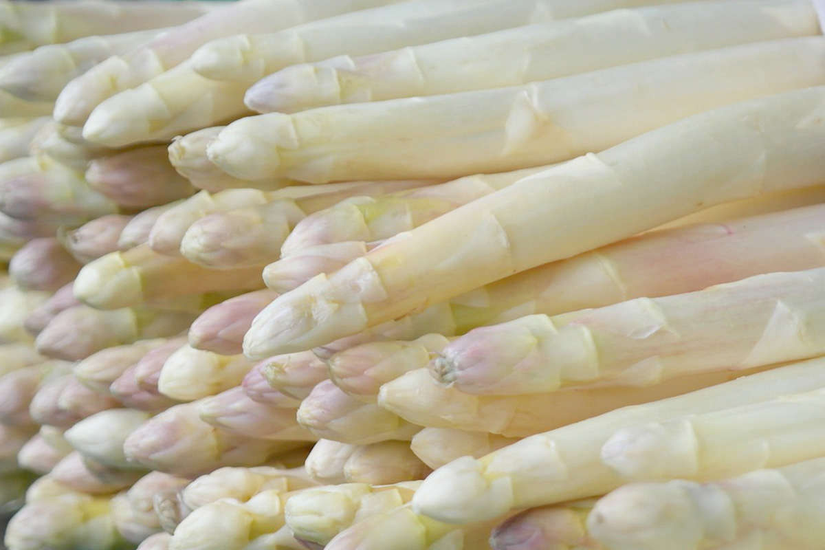Genießen Sie frischen Spargel vom Engemann Hof